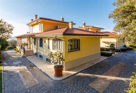 why are houses cheap in italy